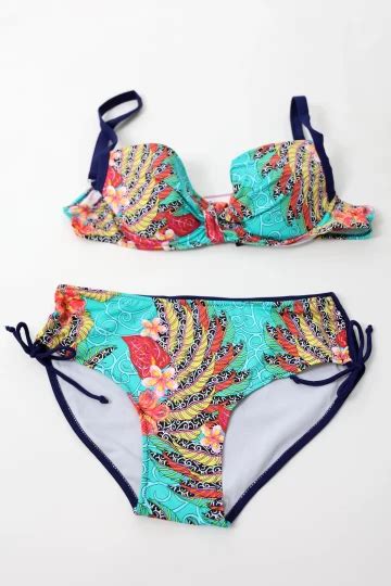 Kadın Lacivert Çok Renkli Yüksek Bel Toparlayıcı Bikini Takım HZL24S LC7015