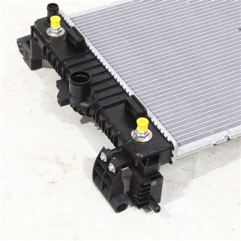 Radiador de Água Chevrolet Cobalt 2013 a 2016