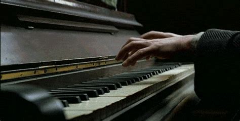 adrien brody the pianist gif | WiffleGif