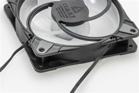 Arctic P12 PWM PST A-RGB test - shining performance
