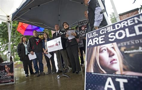 Group Celebrates Passage Of Anti Sex Trafficking Law The Columbian