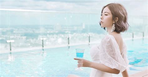 Hot streamer của The Queen Team trở lại ấn tượng với bộ ảnh thả dáng bỏng mắt