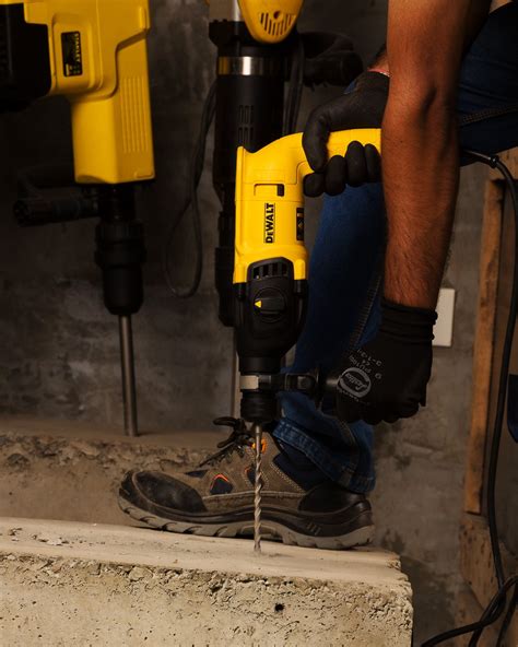 ПЕРФОРАТОР DEWALT D25133K 2.60 J, SDS PLUS, 800 W, КУФАР