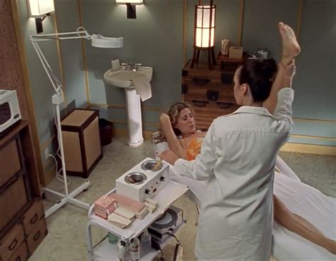 Pop Culture Beauty School The Beauty Lessons We Learned From Sex And The City Gloss And Dirt
