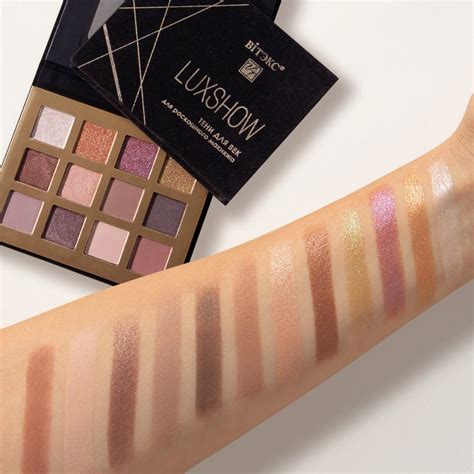 LUXSHOW палетка теней для век PERFECT NUDE 11 г