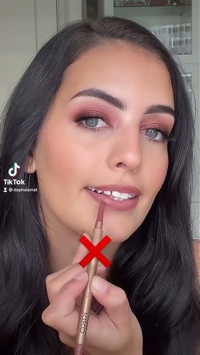 How To Overline Your Lips Youtube