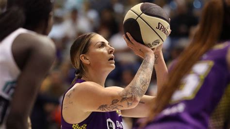 Melbourne Boomers thump Southside Flyers to level WNBL semifinal series ...