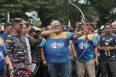 Ali Mazi Buka Kejuaraan Panahan Piala Gubernur Sultra Panduanrakyat