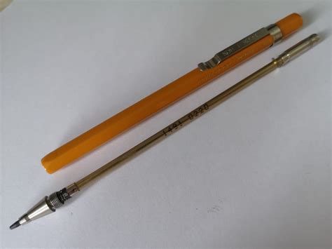 Карандаш цанговый Koh-I-Noor Versatil 2 мм, желтый корпус 70026РЦ ...