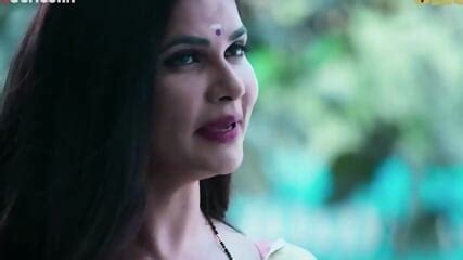 STUDENT NE MEDAM KE SATH KIYA SEX