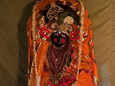 mathura birth anniversary  baldau ji maharaj  september lakhs