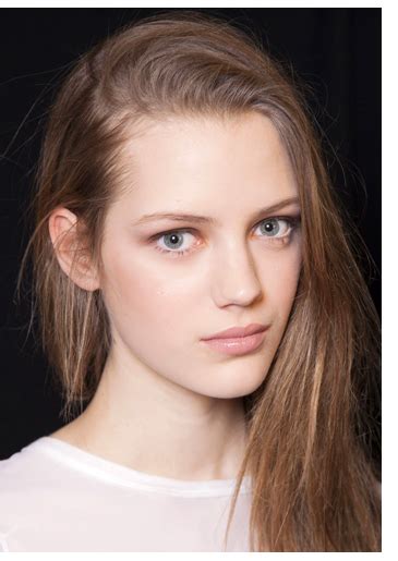 Nude αλλα ποιο nude κραγιον Savoir Ville