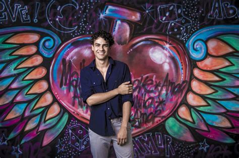 Ator De Beijo Gay Na Globo Fala De Bissexualidade Natural A Gazeta