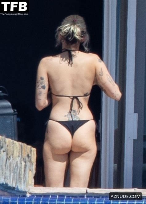 Miley Cyrus Sexy Seen Flaunting Her Hot Bikini Body In Cabo Aznude