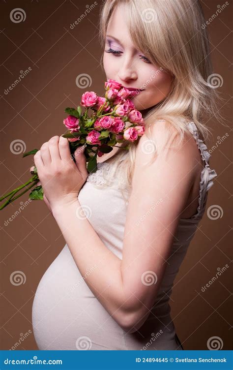 Belle Femme Blonde Enceinte Image stock Image du beauté blonde 24894645