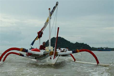 Kapal Nelayan Tenggelam Diterjang Ombak Di Kepulauan Seribu 4 Abk