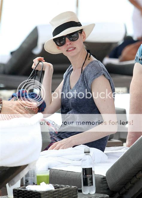Celebrity Paparazzi Bikini Anne Hathaway Miami May