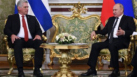 Cómo Rusia desmantela democracias y promueve el autoritarismo militarizado en América Latina