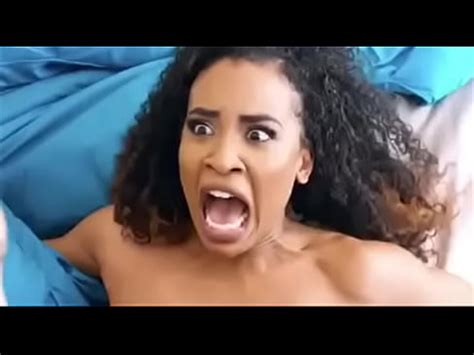 Alguém sabe onde encontro esse vídeo XVIDEOS