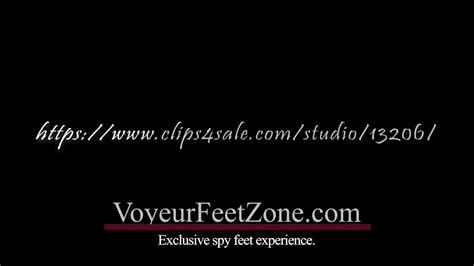 Intrigant Tattoo Brunette