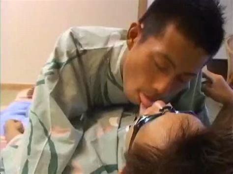 体育生的赚钱之道既伺候了金主爸爸又爽了自己 1 Asian Gay Porn