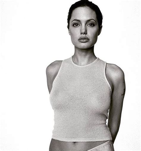 Pin by Николай Хуснудинов on angelic in 2020 Angelina jolie photos Angelina jolie bikini