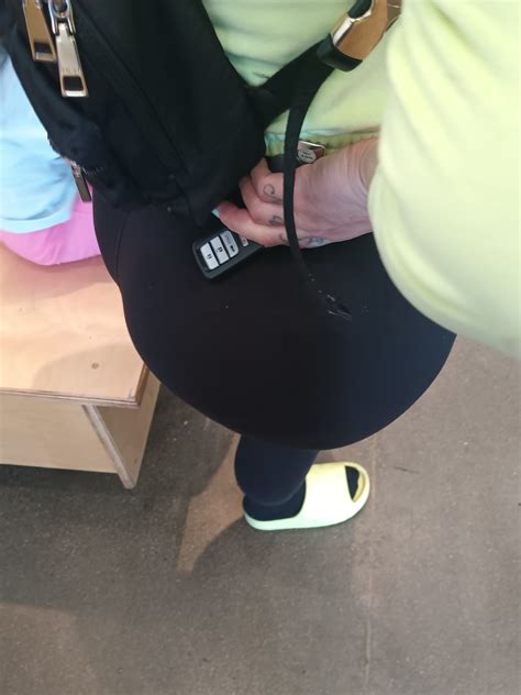 DONKEY DONK BBL Tattooed Latina Spandex Leggings Yoga Pants Forum