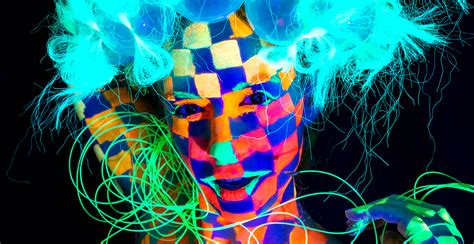 NEON NAKED LIFE DRAWING OLD QUEENS HEAD ANGEL Angel London Activity Reviews DesignMyNight