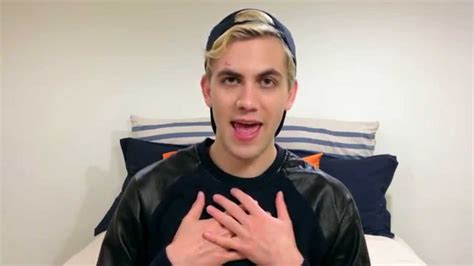 BIG OL LESBIAN HOLE YouTube