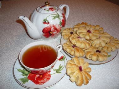 Печенье из слоеного теста Ромашки рецепт с фото пошагово - 1000.menu