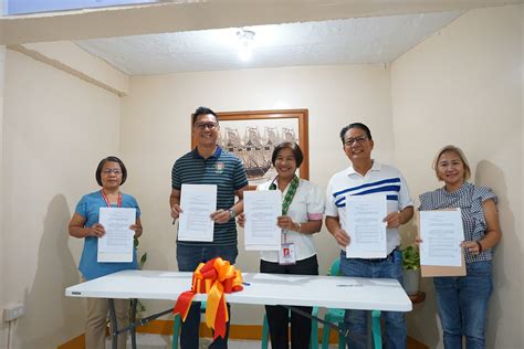 Pia Dswd 2 Lgu Roxas Sign Moa For Swad Satellite Office Establishment