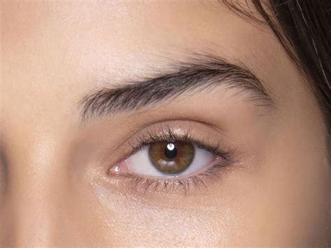 Tips para elegir la forma correcta de cejas según tu rostro y lucir