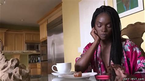 Schwarzer Kerl Mit Kumpel Anal Gangbang Frau XVIDEOS