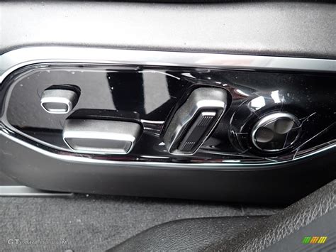 2023 Jeep Grand Cherokee Overland 4XE Interior Color Photos | GTCarLot.com