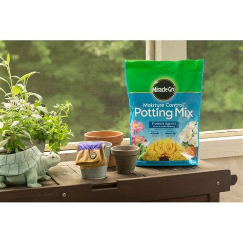 Miracle Gro Moisture Control 2 Pack 2 Cu Ft Potting Soil Mix In The