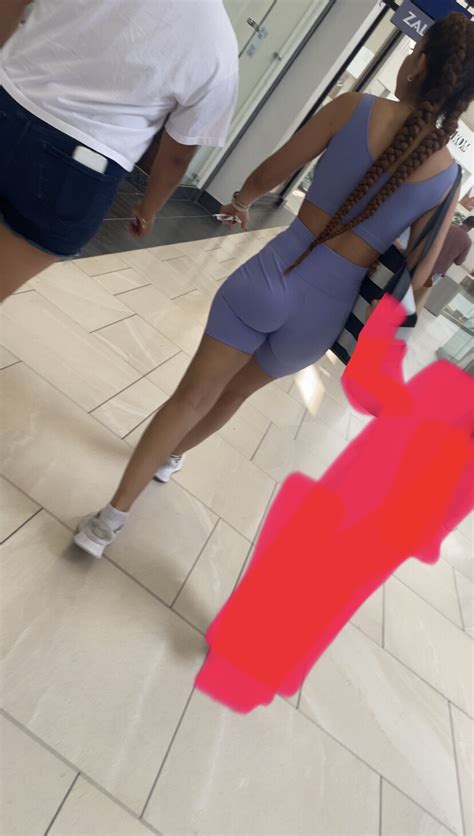 Very Nice Round Booty Smooth Ass Tights Spandex Leggings Yoga Pants Forum