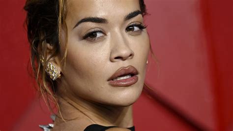 Rita Ora Unsicher Darf Sie Sex Im Haus Ihrer Eltern Haben