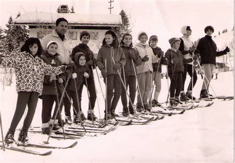 Photo De Classe Vacances De Neige Classe De Me De Ecole Institution Gay Copains D Avant