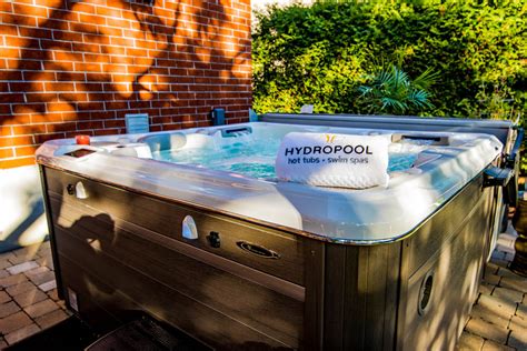 Hydropool Hot Tubs Aqua Paradise