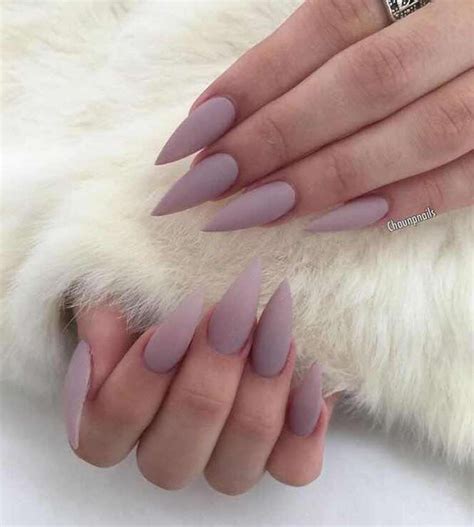 25 Ideas de manicure nude que querrás hacerte hoy mismo Manicura de uñas Uñas afiladas