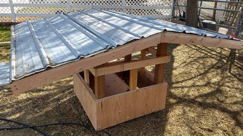 Horned goat feeder plans. How to build the best low waste goat feeder.