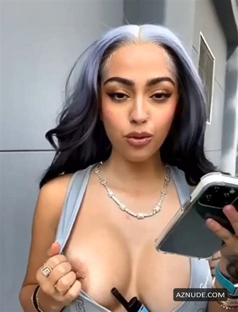 Malu Trevejo S Nude Flashes Her Nipples AZNude