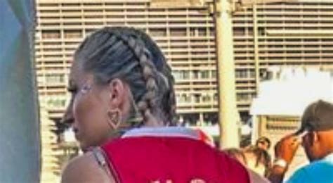 Taylor Swift Fan Rocks Jersey That Misspelled Travis Kelces Name