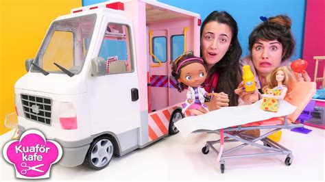 Barbie oyunları. Barbara ambulansta doğum yapıyor! Sevcan ve Ümit ile ...