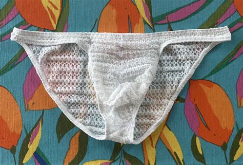 Men S Sexy Solid White Size M Textured Unlined Bikini Brief Swimsuit Ebay