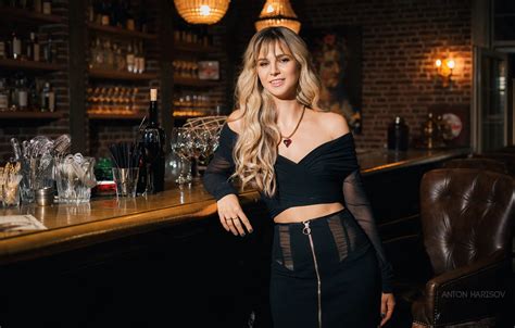 Обои woman bar beautiful model pretty blonde на телефон и рабочий стол раздел девушки