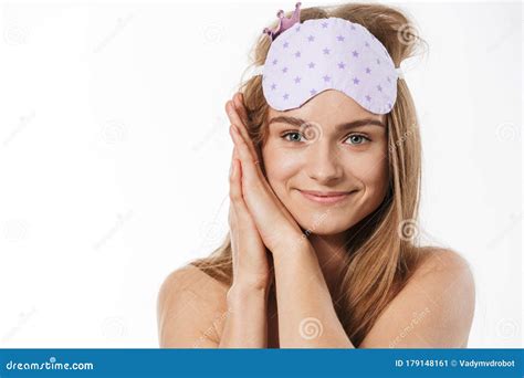 Portrait De Beauté D une Blonde à Moitié Nue Vêtue D un Masque De