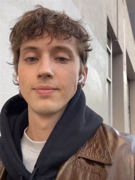 Troye Sivan Cute Gay Couples Western Music Troye Sivan