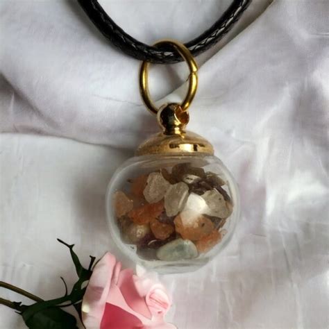 Pendentif Spell Jar Sant Les Pierres De Jade