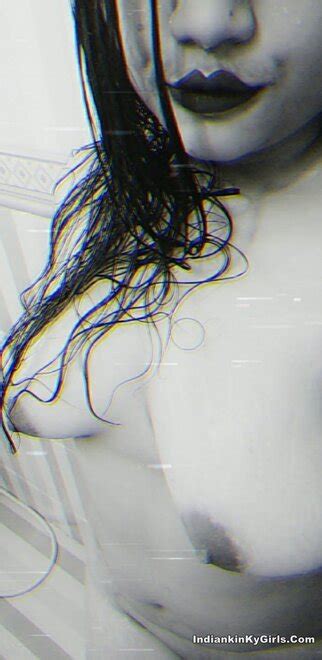 Ma Behen Horny Delhi College Girl Leaked Nude Selfies Porn Pic